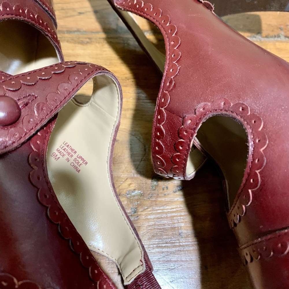 Circa Joan&David Burgundy Leather Heels - Picture 4 of 5